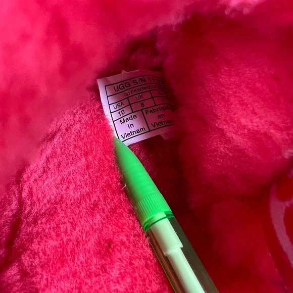 UGG Fluffita Sandals Women Size 10 Pink Red Platform Sheepskin Slides - Picture 8 of 8